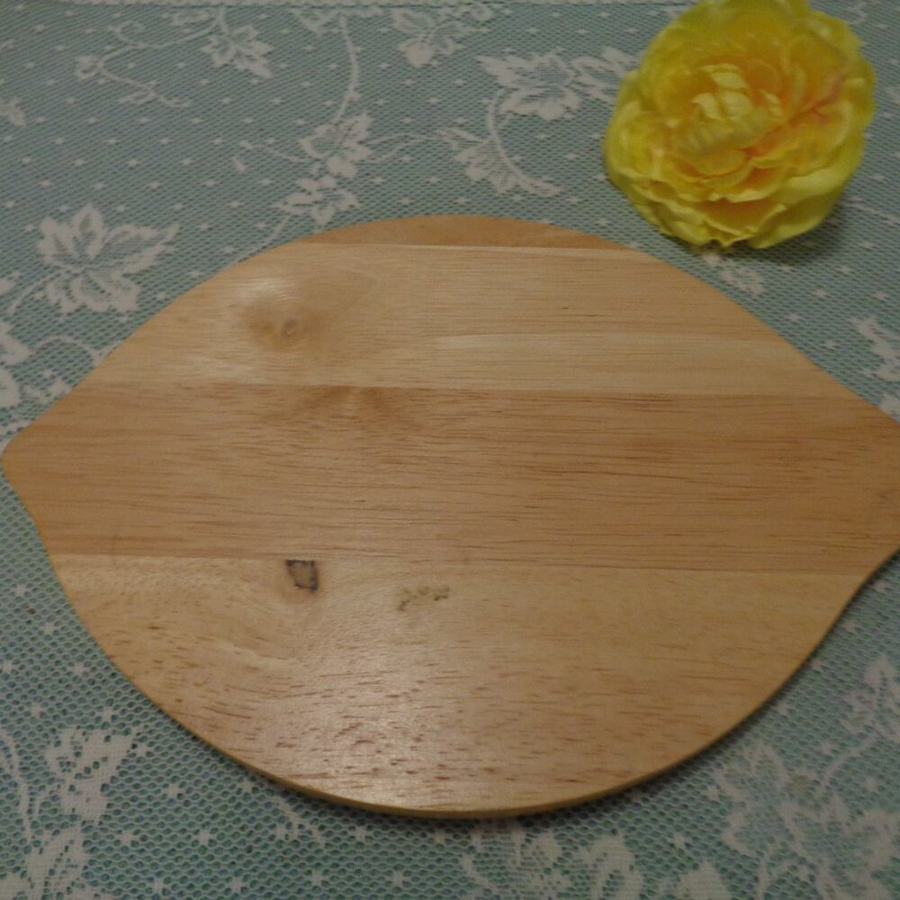 RETRO HANDMADE LEMON Small Cutting Board